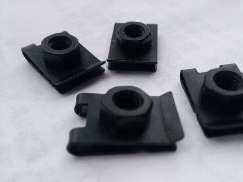 供應(yīng)加工組合夾片螺母板簧螺母夾母簧片卡簧插片螺母沖壓件緊固件圖片